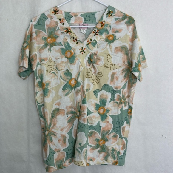 5/$25 Adrienne Dilafield small  short sleeve v-neck 130 - Picture 1 of 4